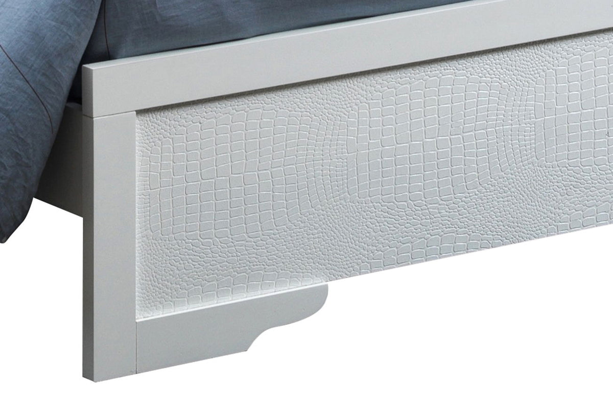 Glory Furniture - Lorana - Bed With LED