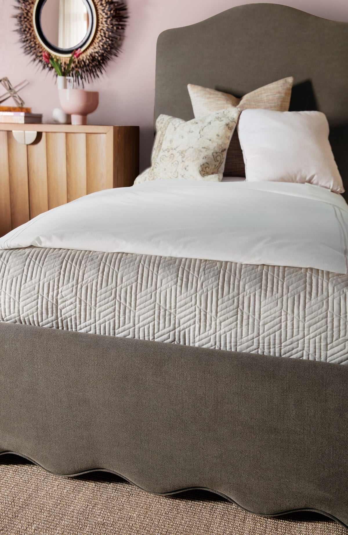 Commerce And Market - Liv Upholstered Bed