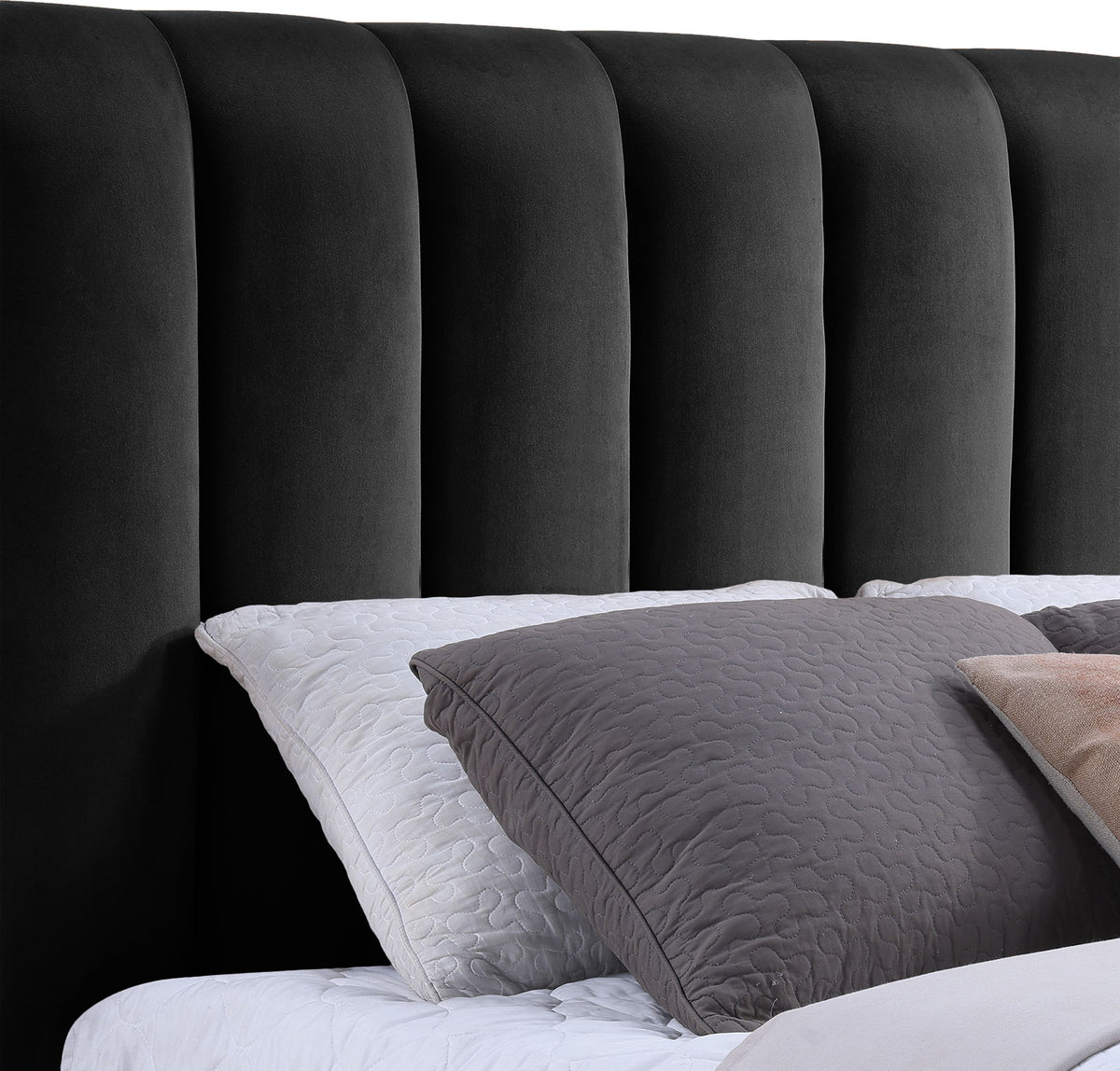 Amara - Velvet Bed