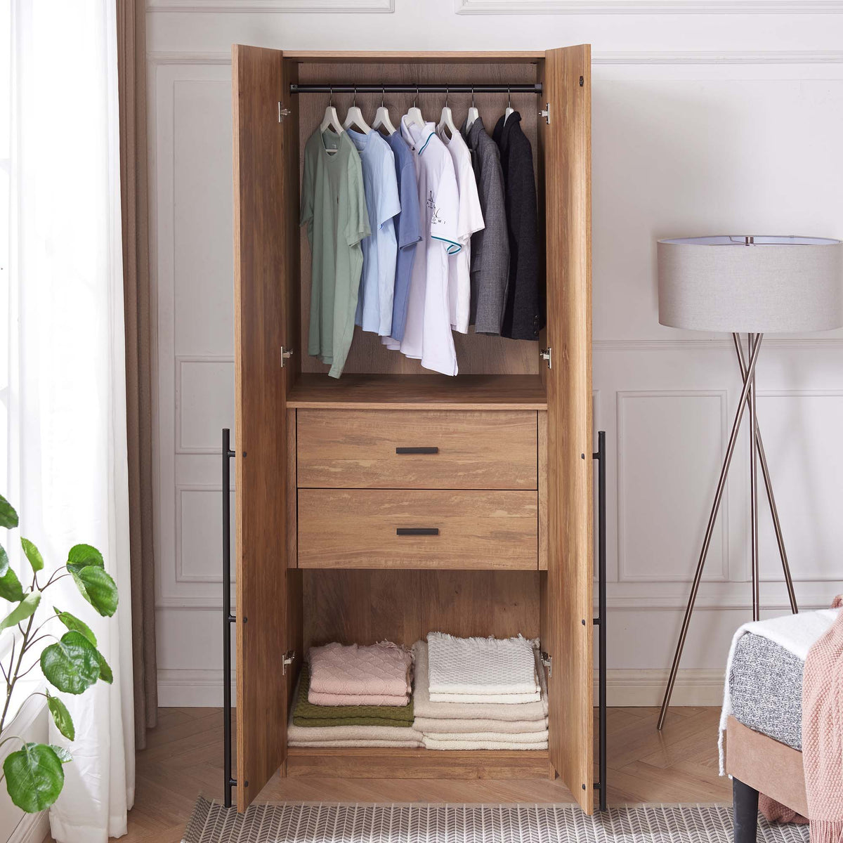 Manhattan Lee - Wardrobe Closet