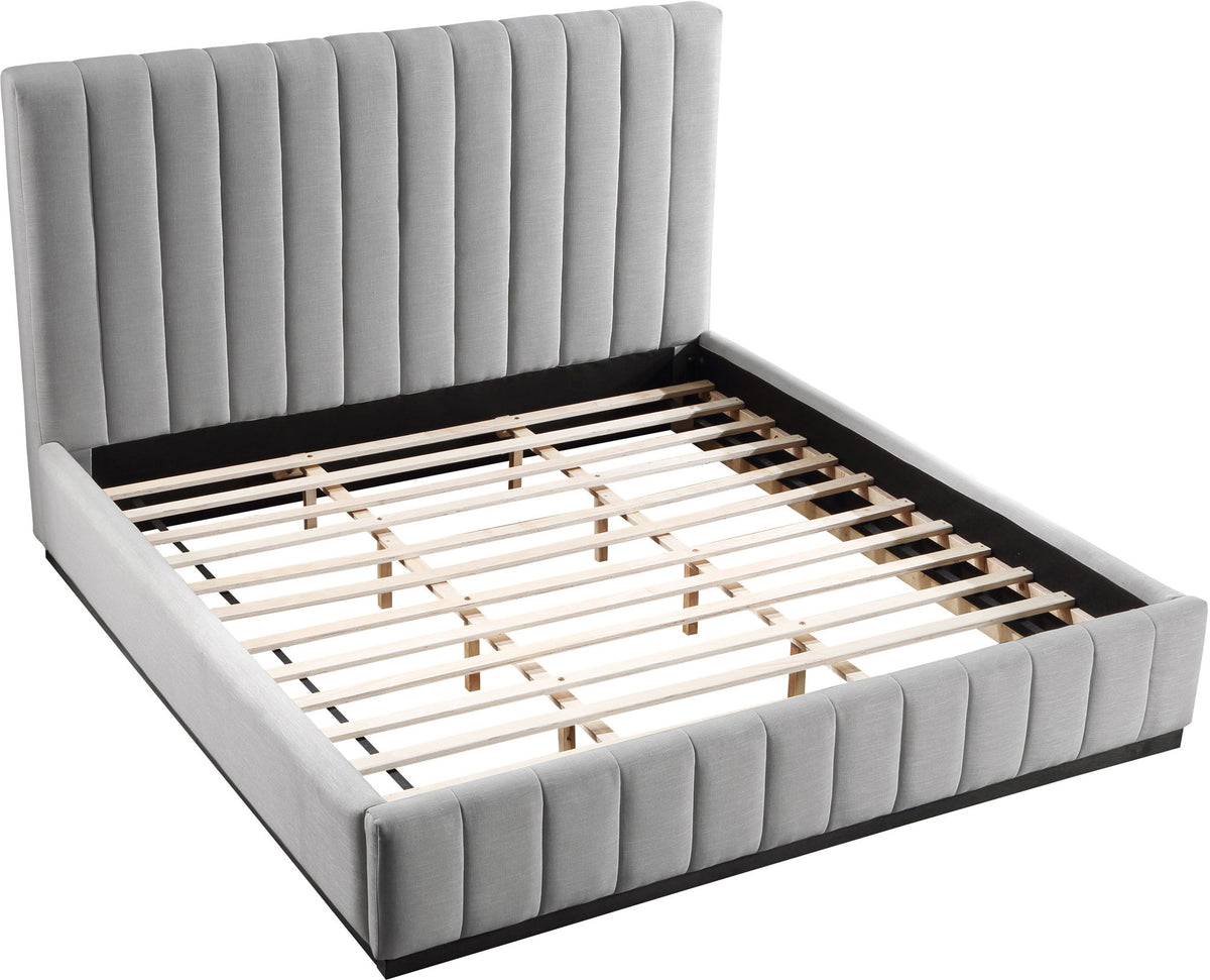 Lucia - Bed