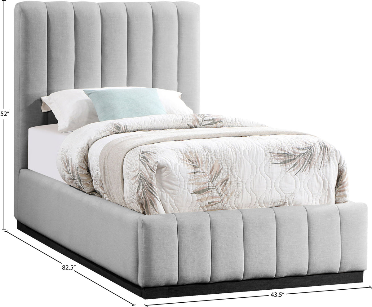 Lucia - Bed