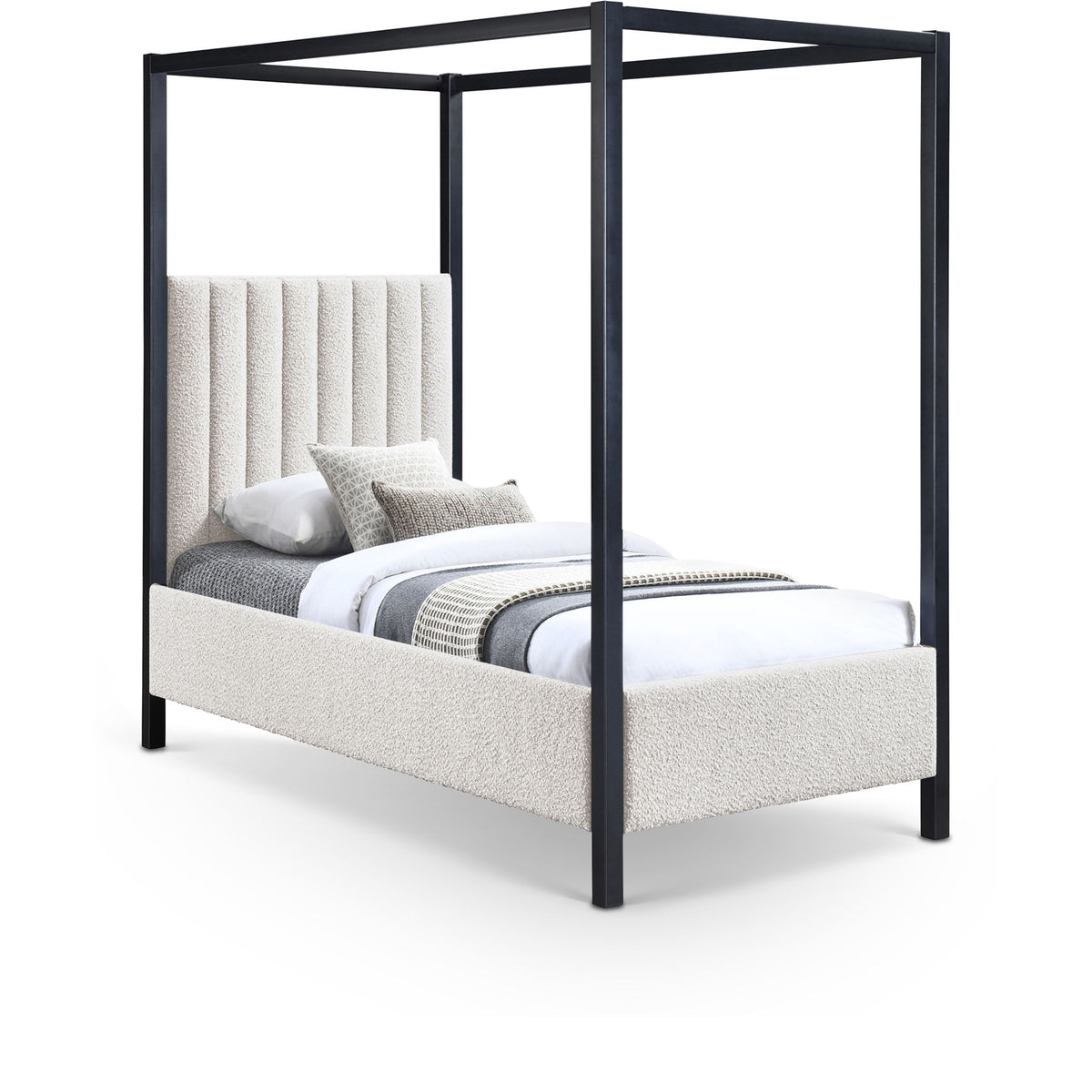 Kelly - Bed