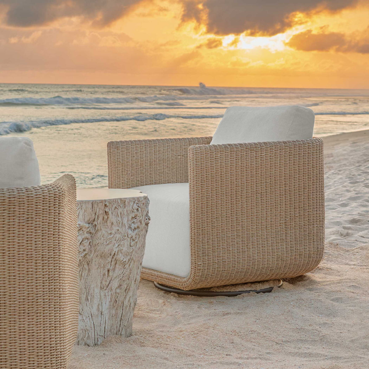 Santorini - Outdoor Swivel Lounge Chair - Brown