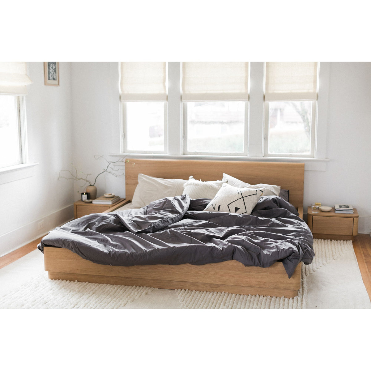 Round Off - Nightstand - Beige / Oak