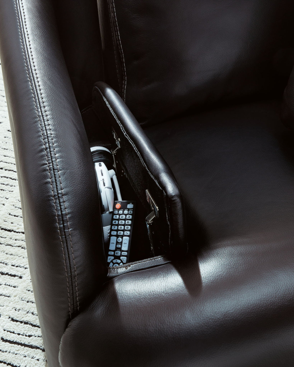 Modmax II - Swivel Glider Recliner - Black