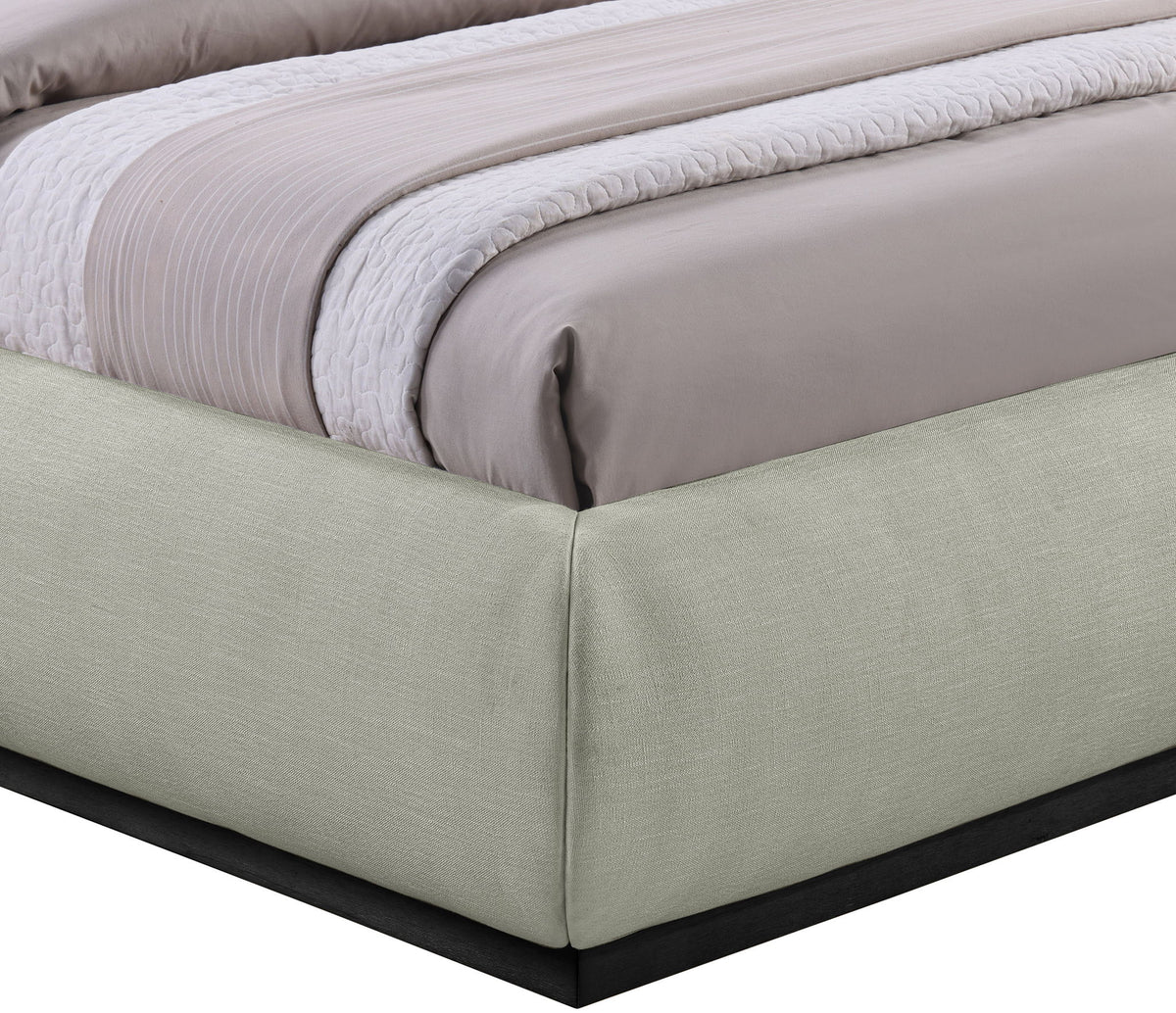 Vaughn - Chenille Bed With Black Base