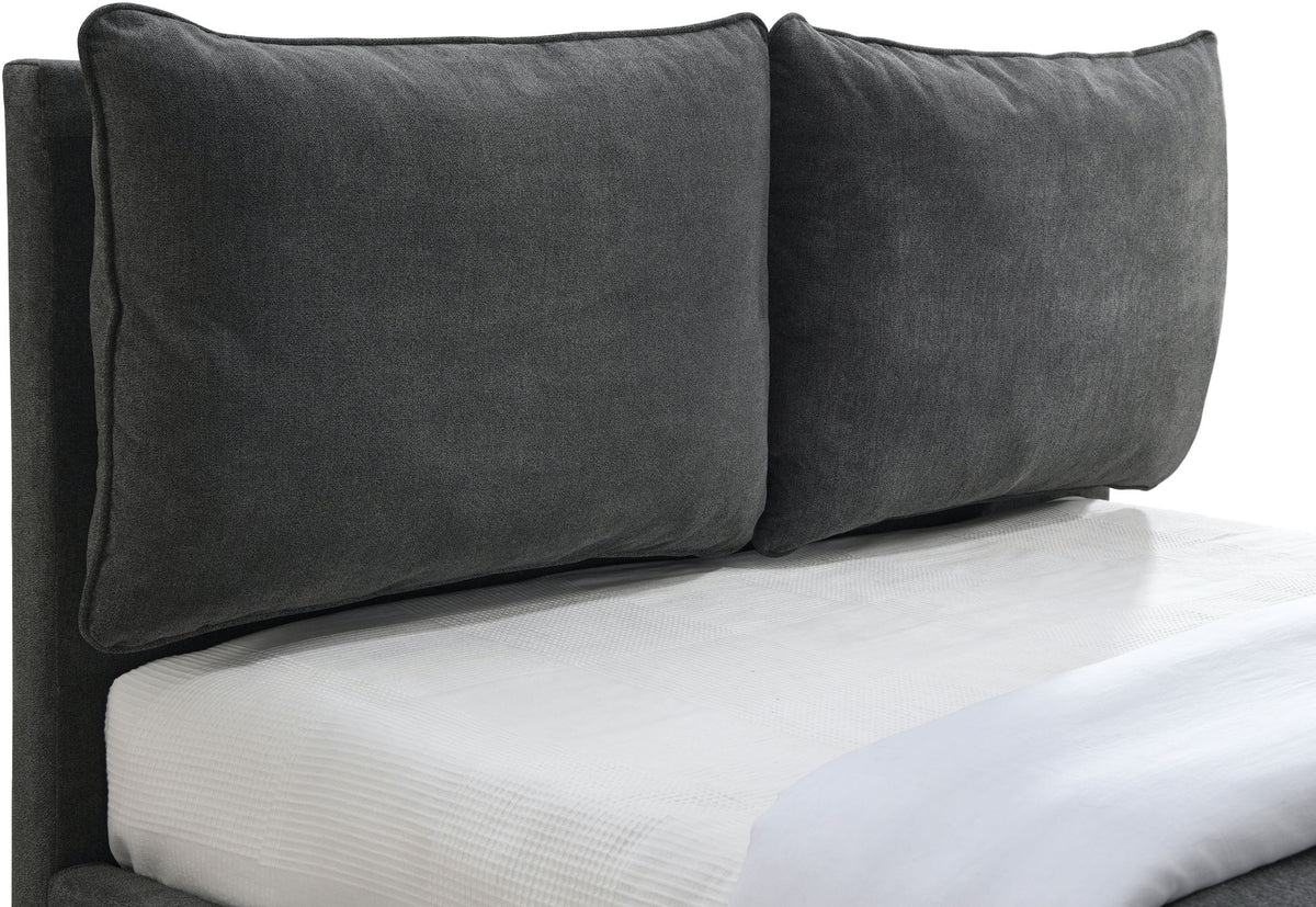 Misha - Bed