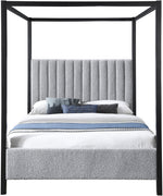 Kelly - Bed