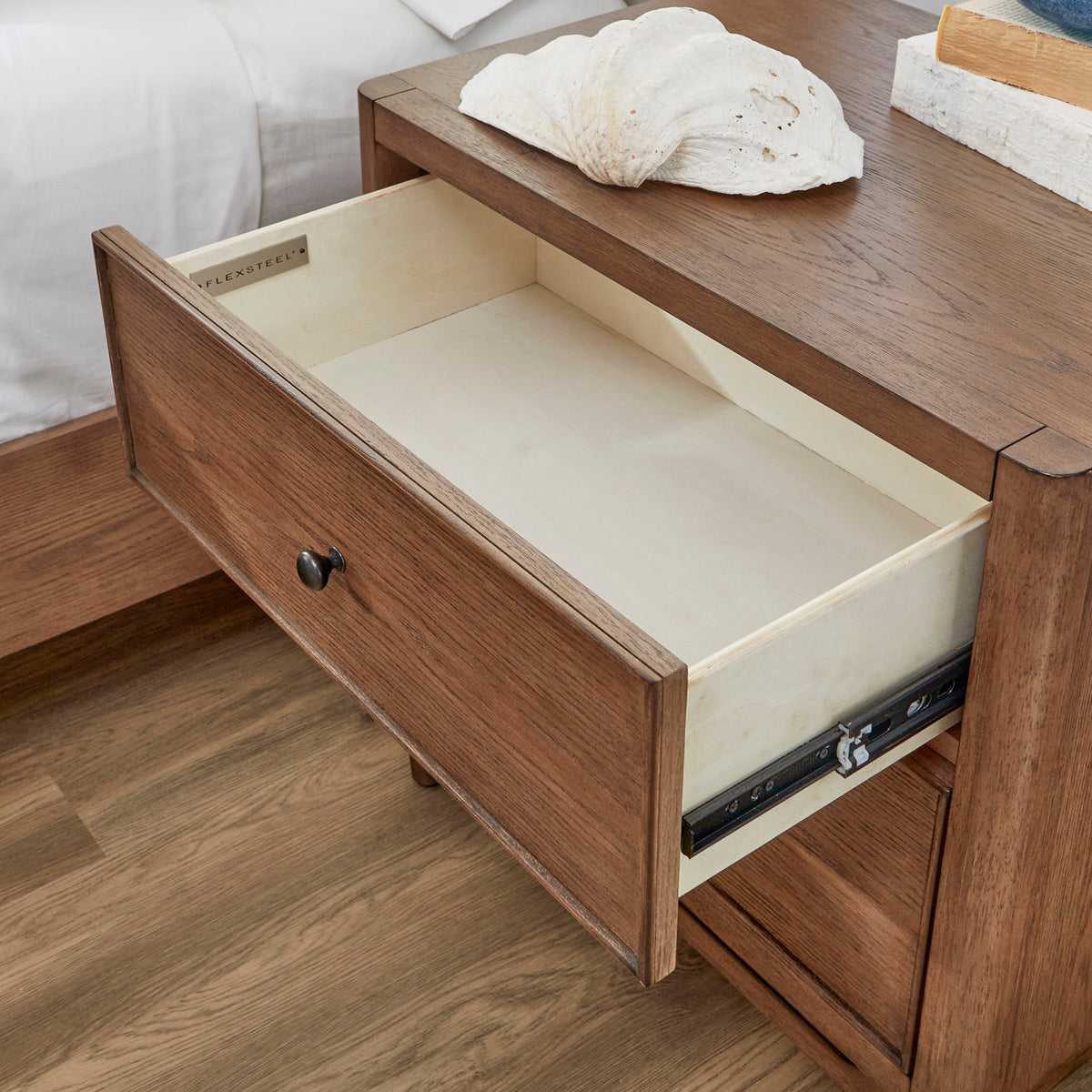 Verona - Nightstand - Light Brown