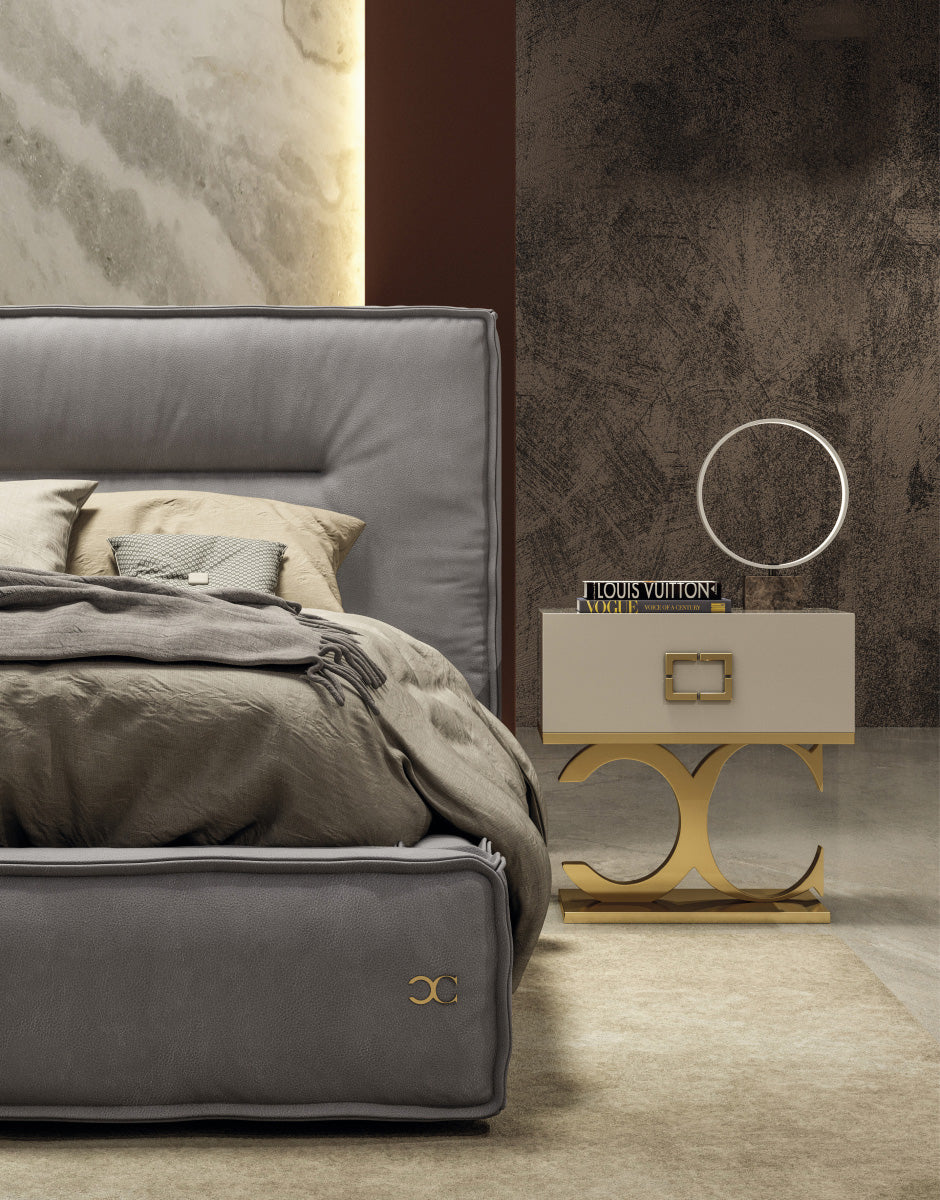 Hollywood - Italian Contemporary Grey Leather Bed by VIG Furniture - View 2