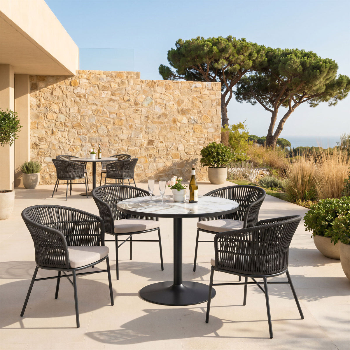 Batu - Dining Table