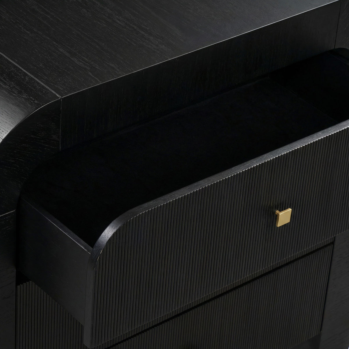 Hump - Bedside Chest