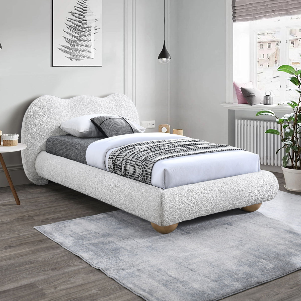 Hyde - Bed