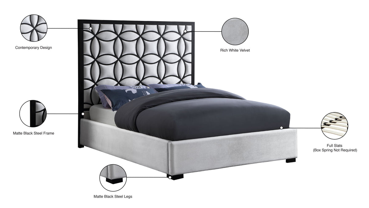 Taj - Bed