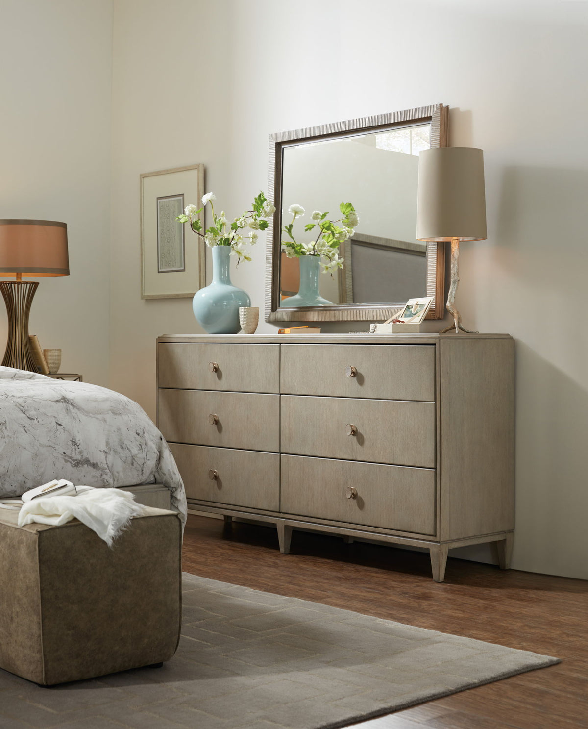 Elixir - 6-Drawer Dresser - Pearl Silver