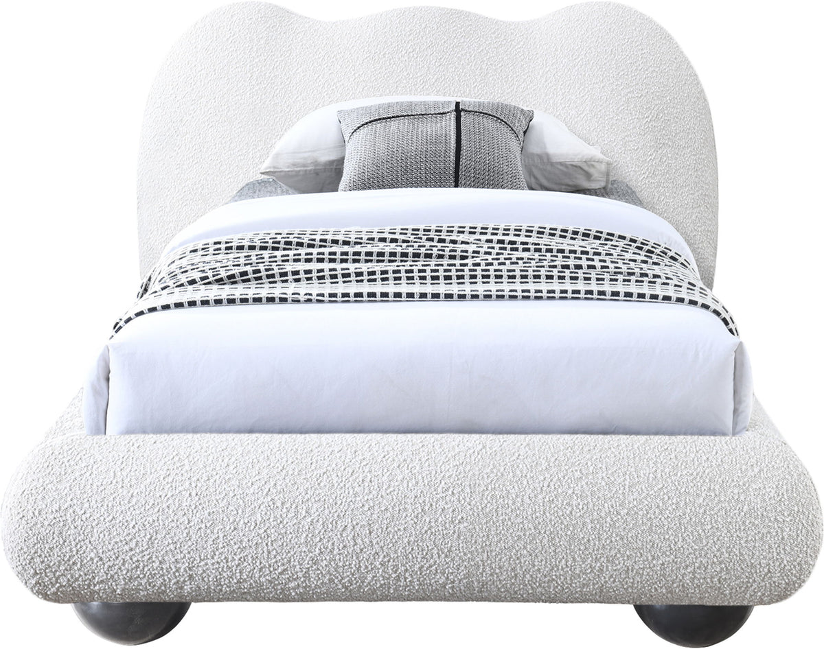 Hyde - Bed