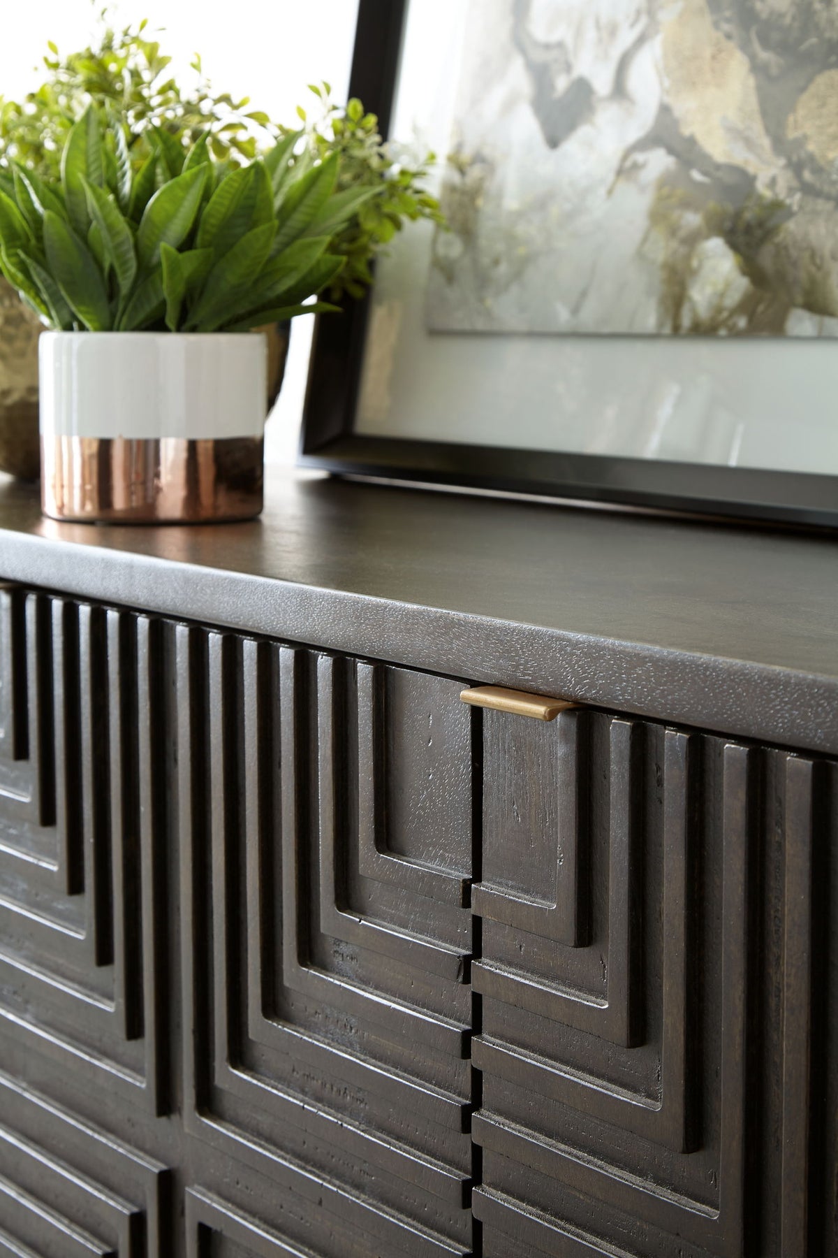 Elinmore - Accent Cabinet - Brown / Gold Finish