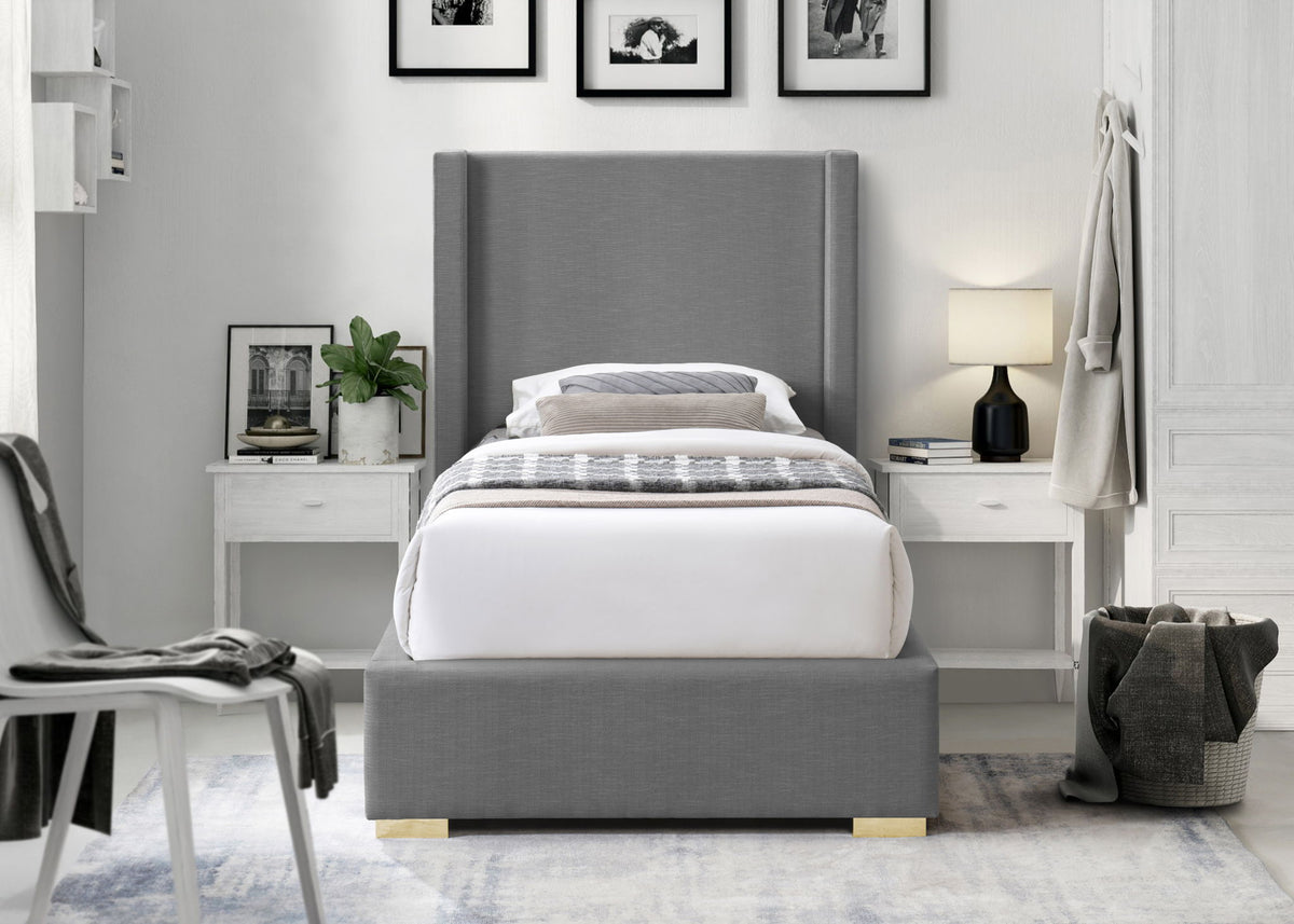 Royce - Bed