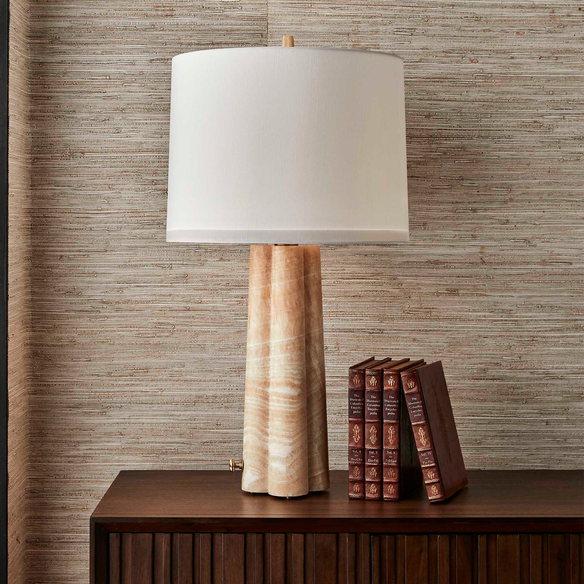 Golden Clover - Table Lamp - Beige