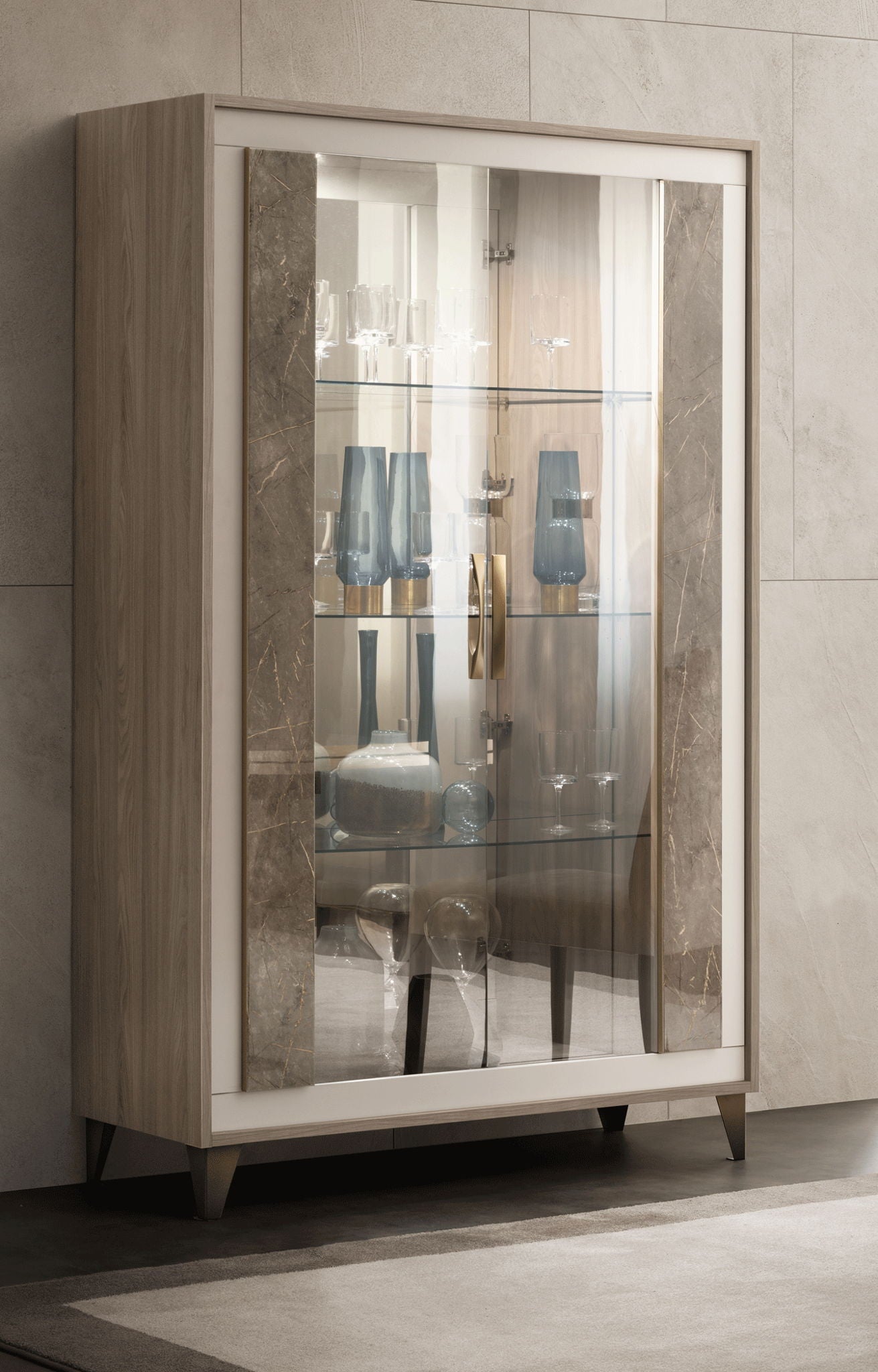 ArredoAmbra - 2 Door Glass Cabinet - Light Brown