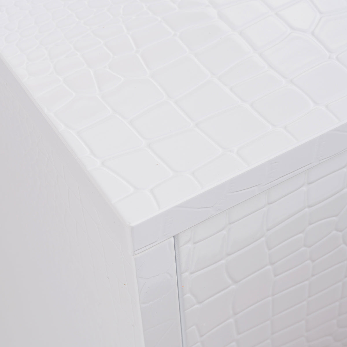 Victoria - Modern White Crocodile Dresser by VIG Furniture - View 2
