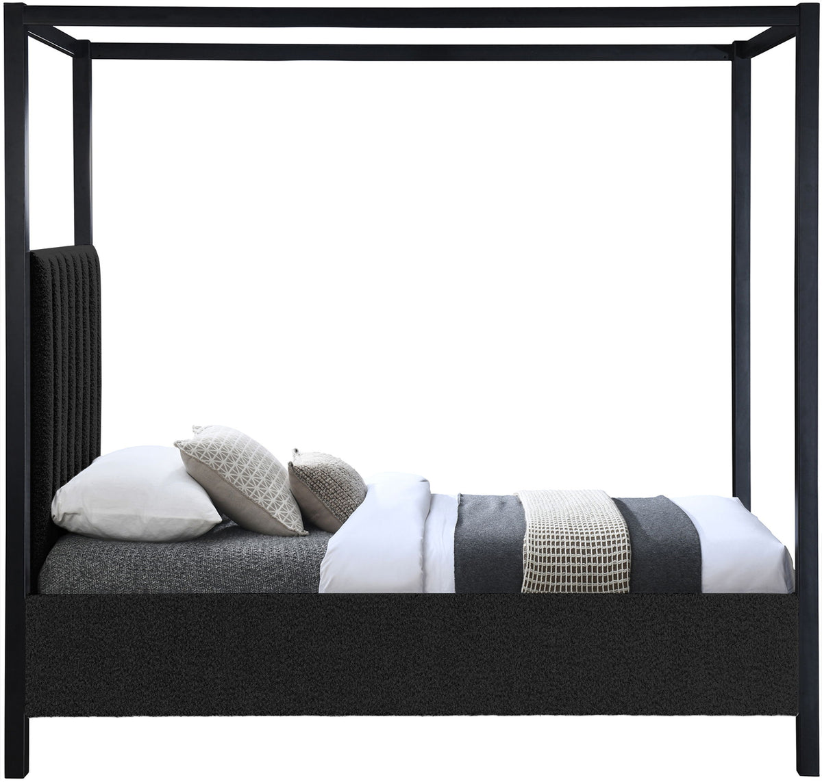 Kelly - Bed