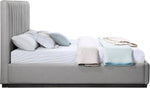 Lucia - Bed