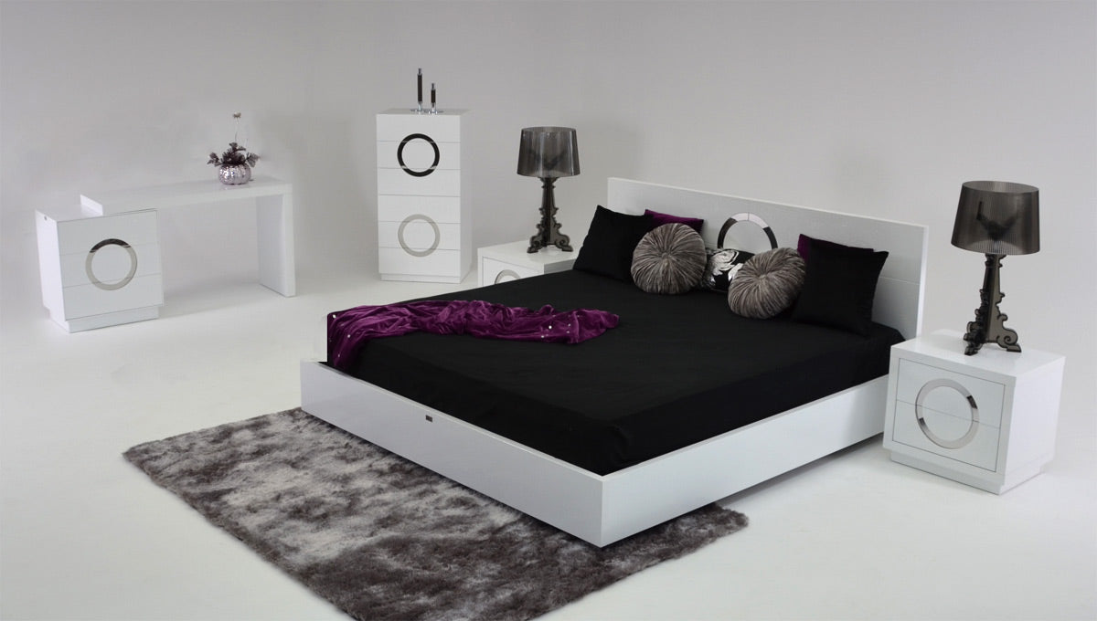 Ovidius - Modern White Crocodile Lacquer Bed by VIG Furniture - View 3