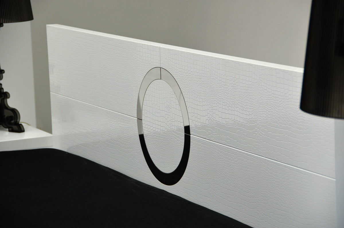 Ovidius - Modern White Crocodile Lacquer Bed by VIG Furniture - View 4