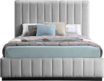 Lucia - Bed