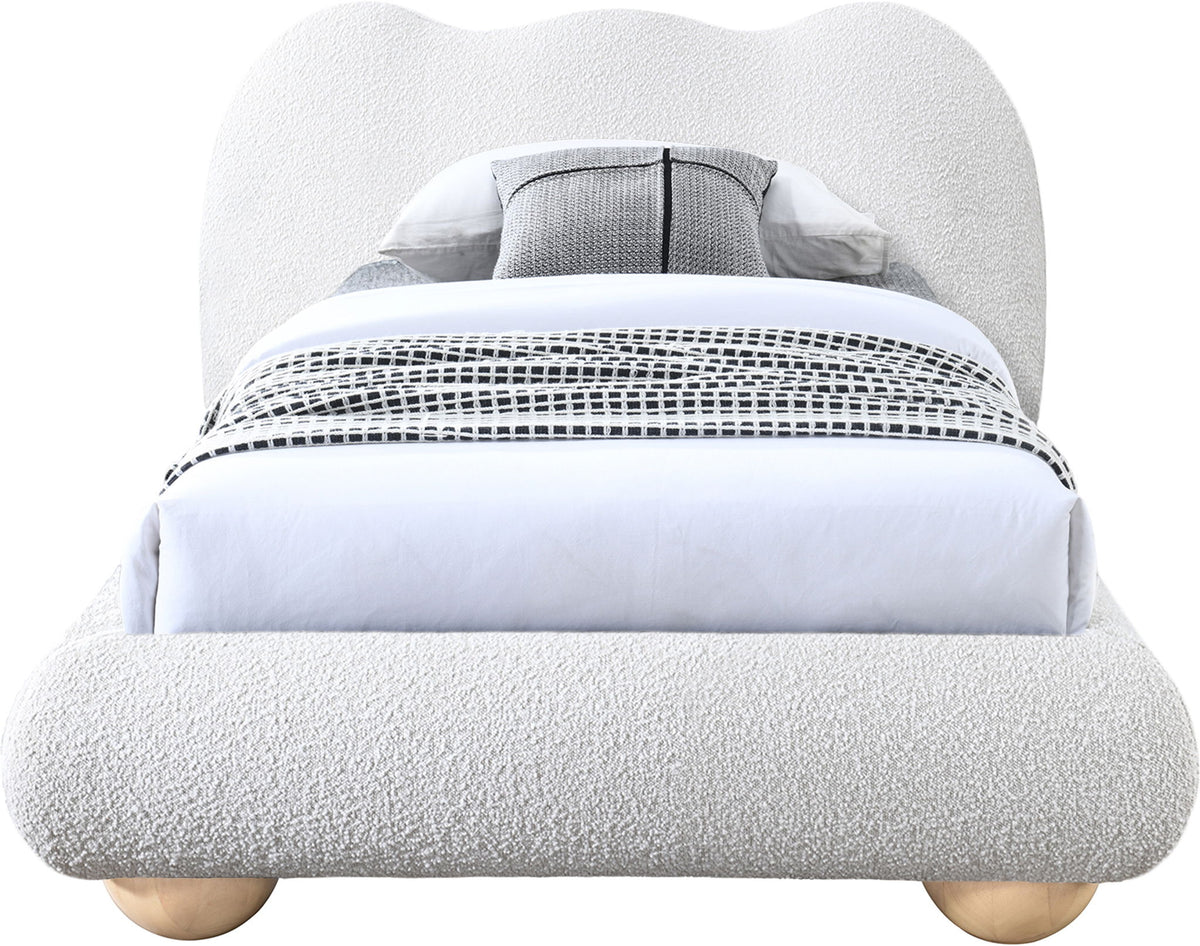 Hyde - Bed