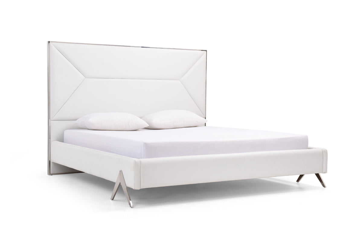 Candid Modern White Bed by VIG Furniture - View 3
