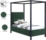 Kelly - Bed