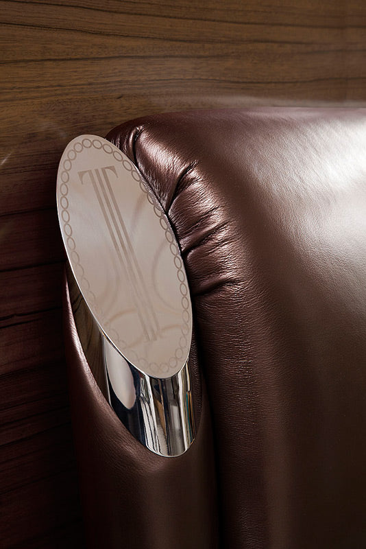 Temptation Caesar Italian Classical Design Leather Platform King Bed by VIG Furniture - View 2