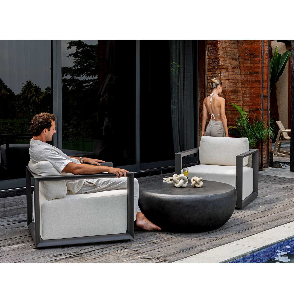 Remsen - Outdoor Lounge Chair - Black / Oyster