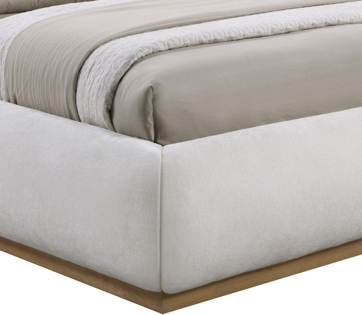 Vaughn - Chenille Bed With Natural Base