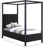 Kelly - Bed