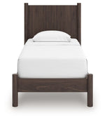 Pamytta - Panel Platform Bedroom Set