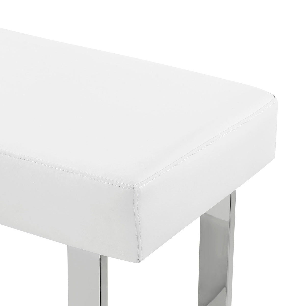Amanda - Bench