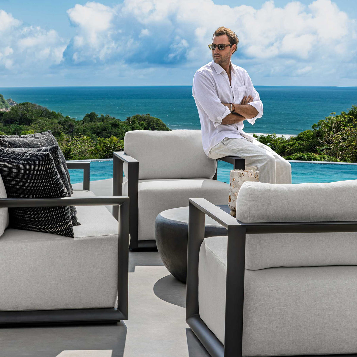 Remsen - Outdoor Lounge Chair - Black / Oyster