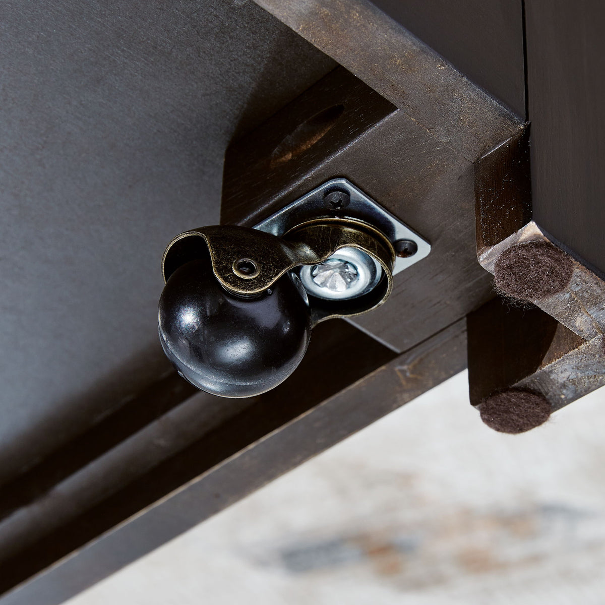 Drazmine - Lift Top Cocktail Table - Brown