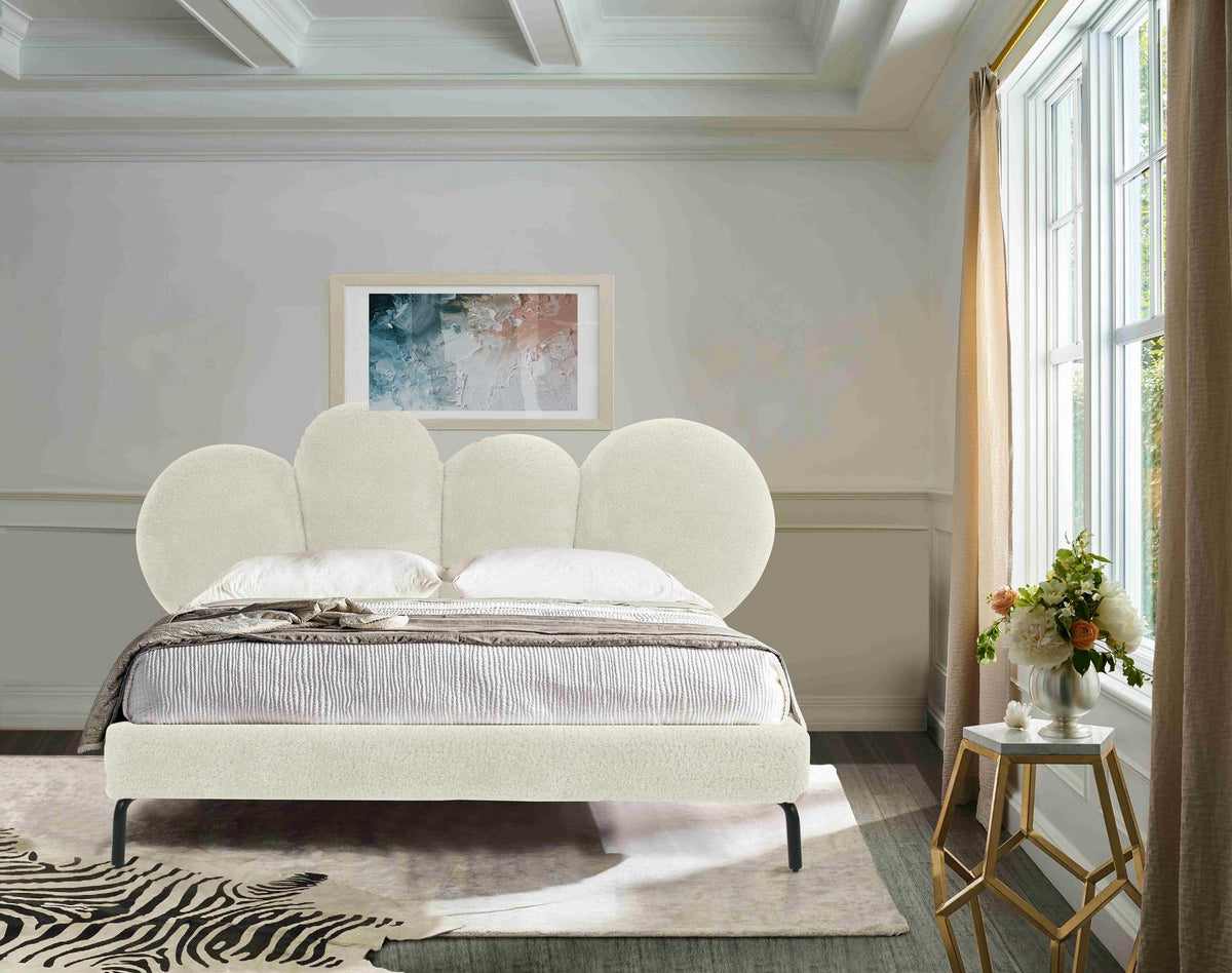 Destiny - Queen Contemporary White Sherpa Bubble Bed by VIG Furniture - View 1