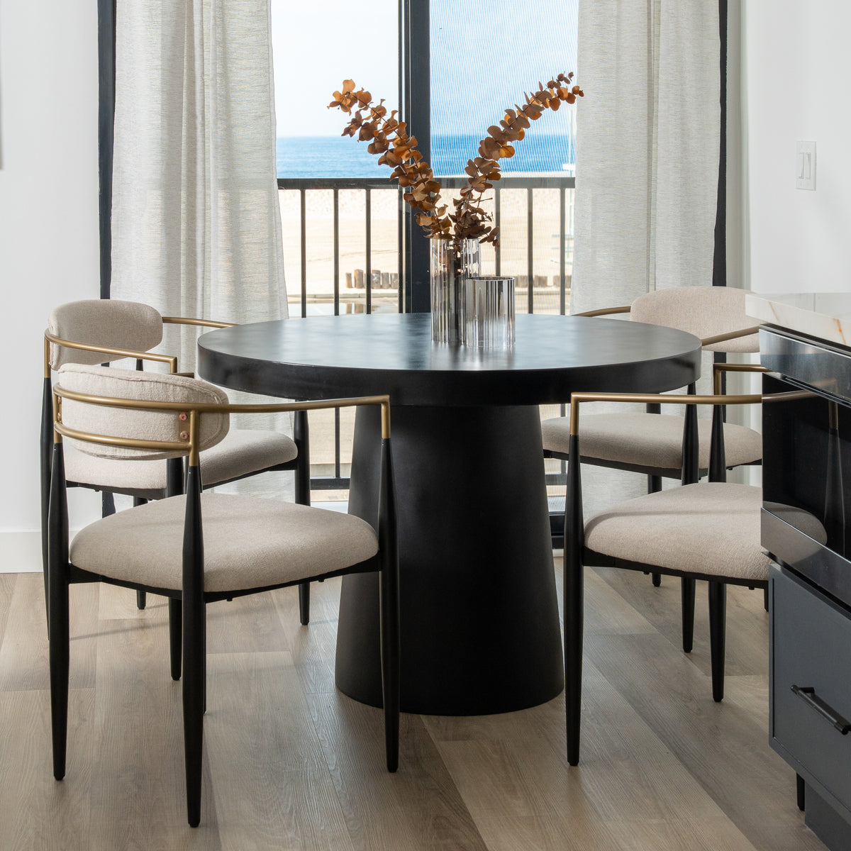 Desoto - Modern Black Concrete Round Dining Table by VIG Furniture - View 5