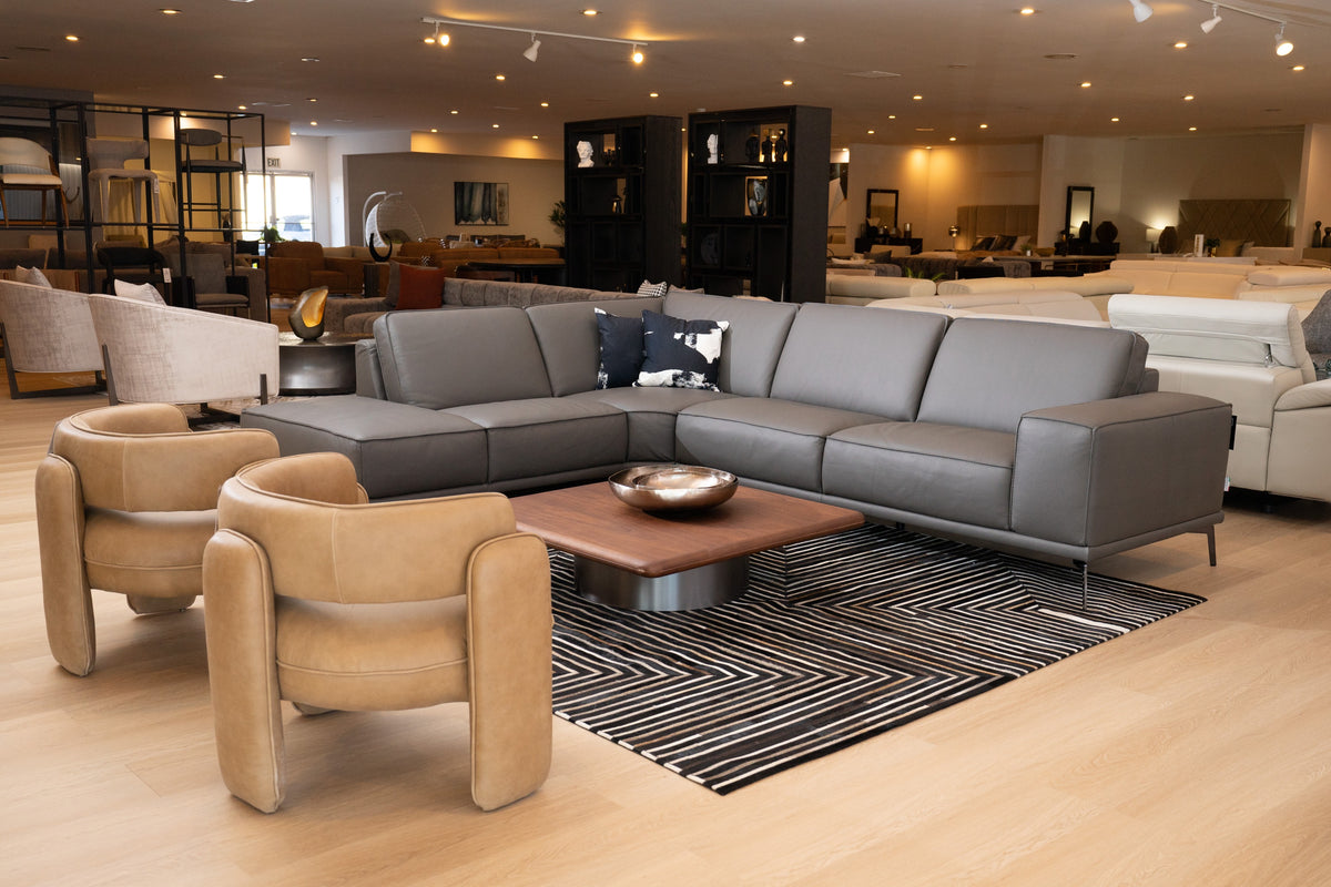 Soho - Italian Left Facing Grey Nirvana Fume Leather Sectional Sofa by VIG Furniture - View 10