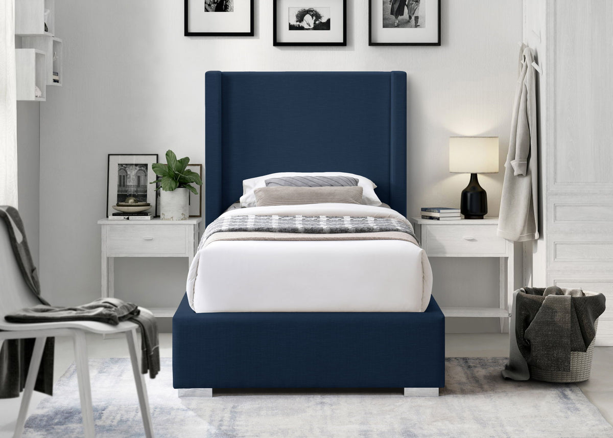 Royce - Bed