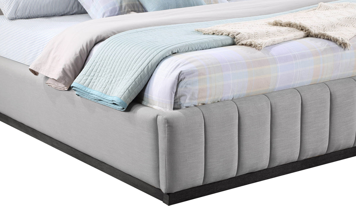Lucia - Bed