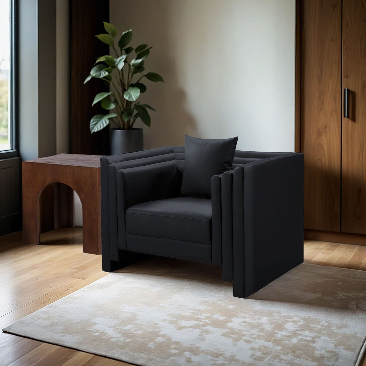 Everett - Vegan Leather Upholstered Chair