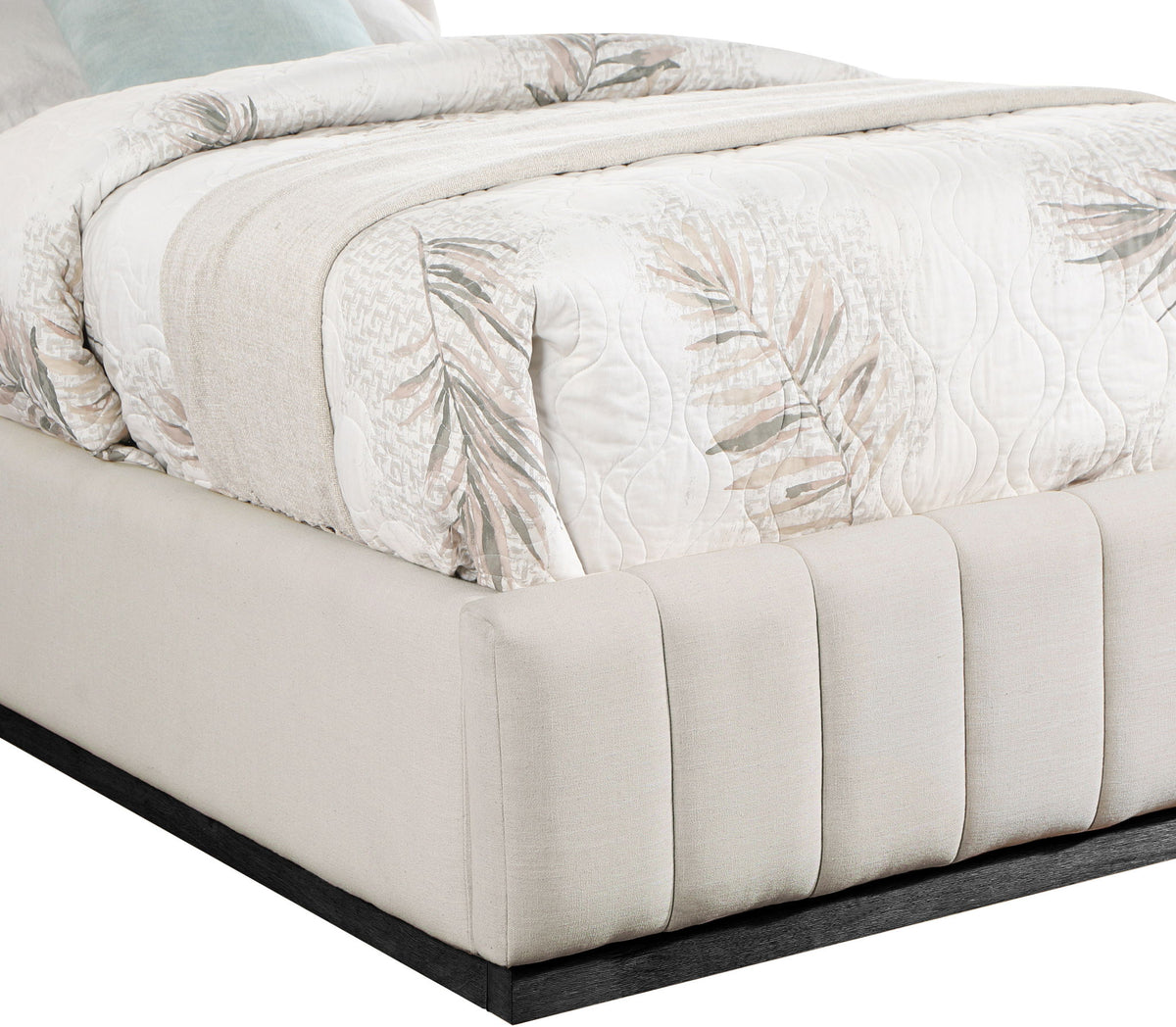 Lucia - Bed