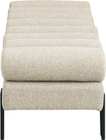 Akeela - Bench